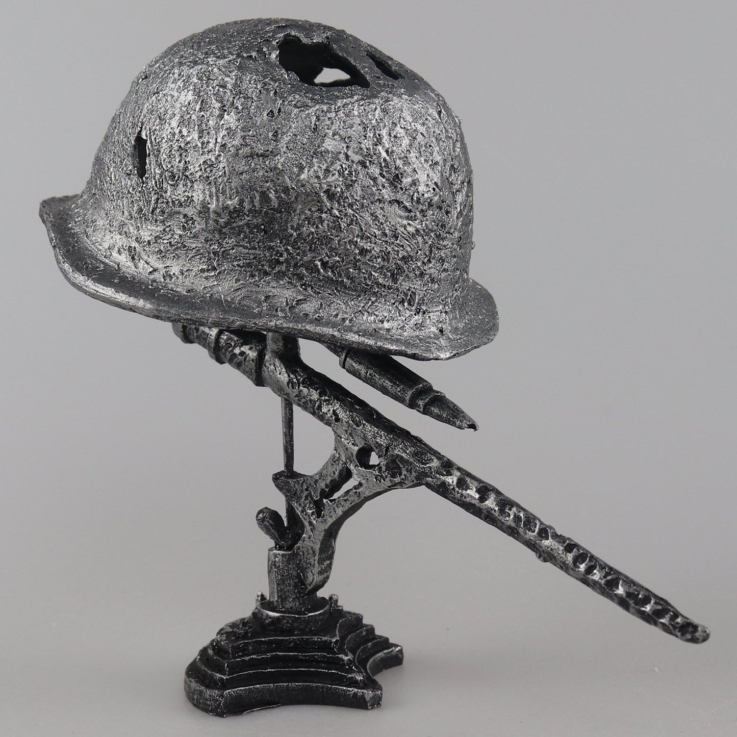 Stahlhelm Helmet Table Lamp